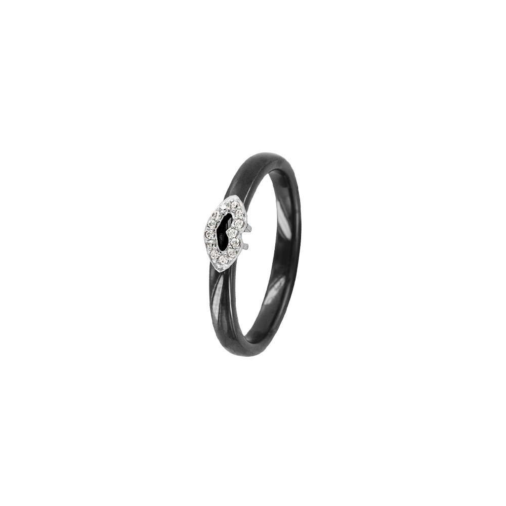 Bague céramique noire avec motif bouche argent 925/1000e rhodié et oxydes de zirconium