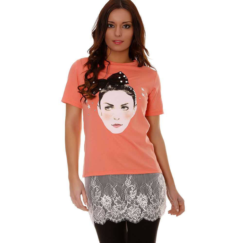 Tshirt corail bimatière avec dentelle sur le bas et un visage sur le devant